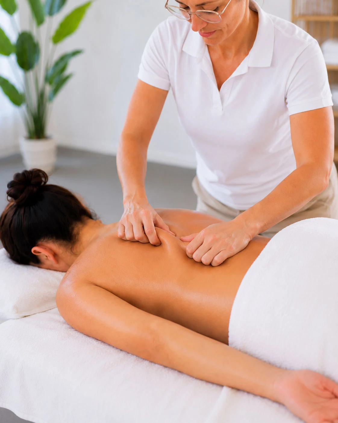 Bindegewebsmassage an Rücken und Faszien – Massage Zentrum für Allschwil